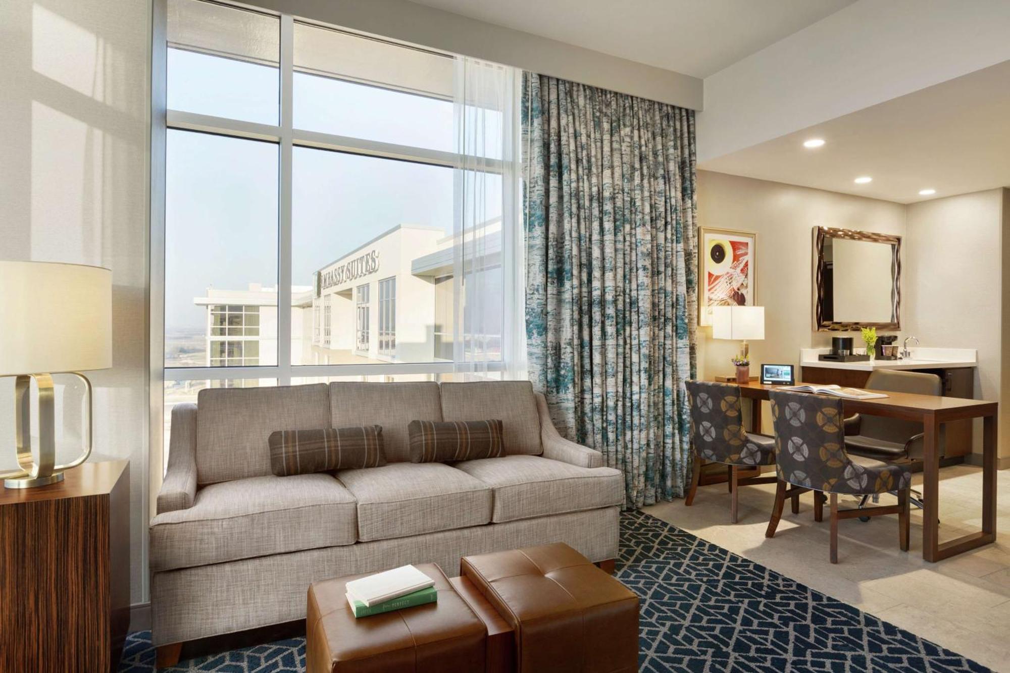 Embassy Suites By Hilton Denton Convention Center Luaran gambar