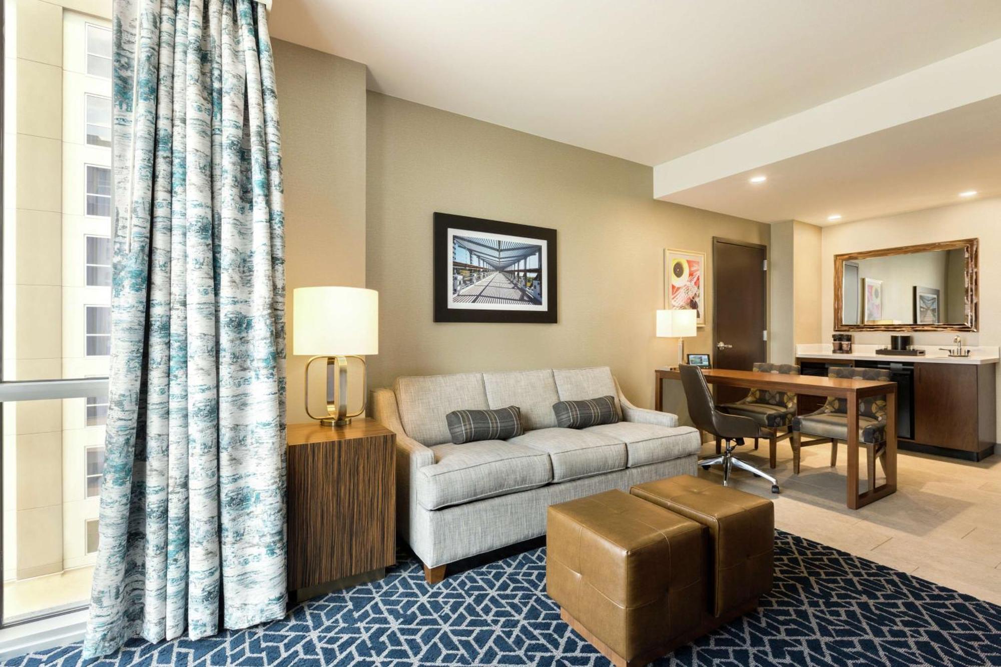 Embassy Suites By Hilton Denton Convention Center Luaran gambar