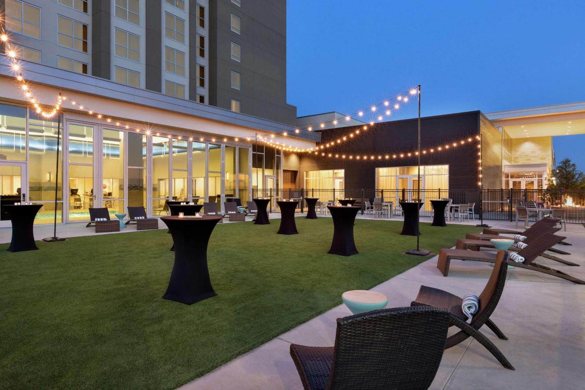 Embassy Suites By Hilton Denton Convention Center Luaran gambar